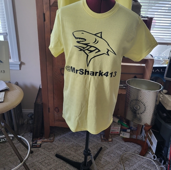 Tops - Yellow Shark Small